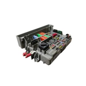 جعبه فیوز داخل موتور بی ام و 320 اتاق e90