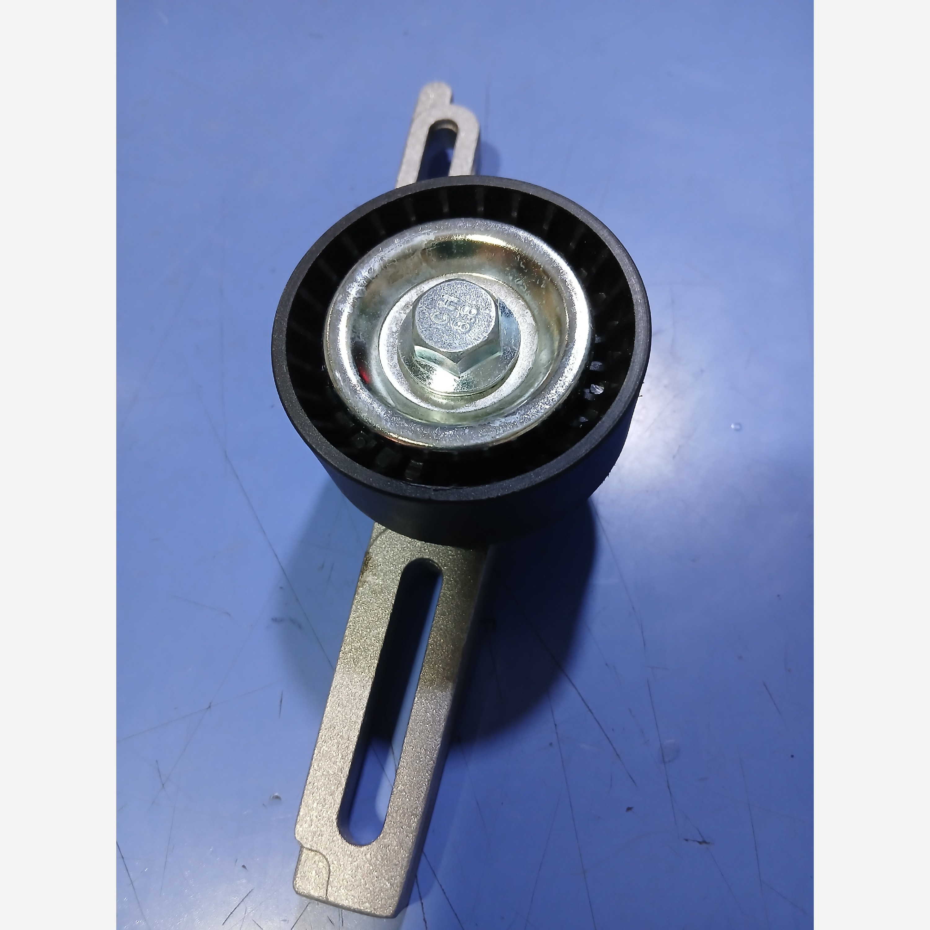 سفت کن تسمه  دینام H30کراس (پس کرایه)