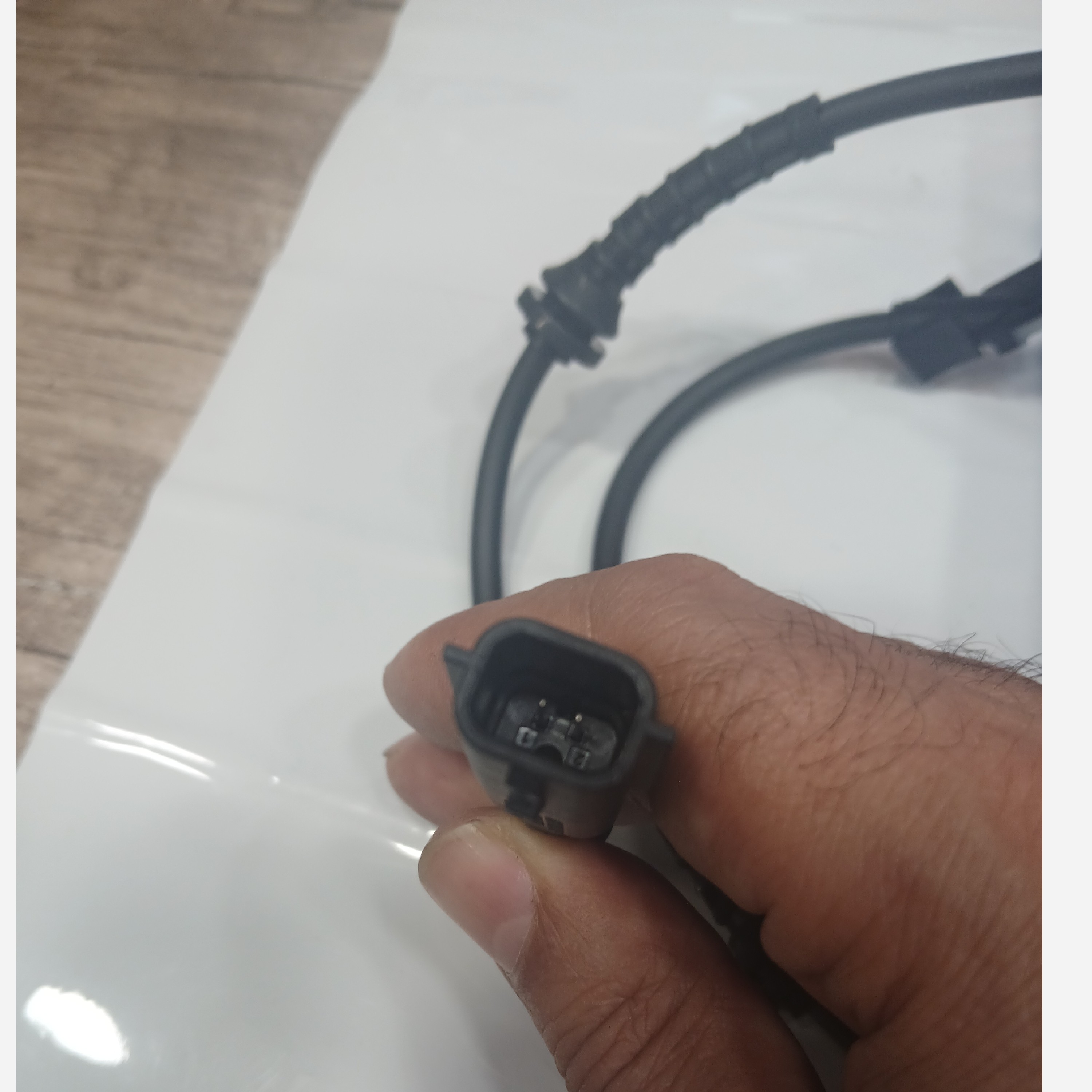 سنسور absجلو ال90 ایساکو