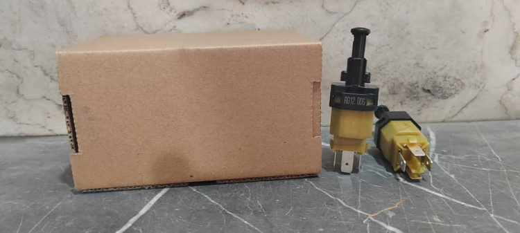 قیمت خرید سوییچ پدال ترمز ام وی ام 110 - 110s - 315 - 550 - X22 - X33 - کد فنی S18-3720030